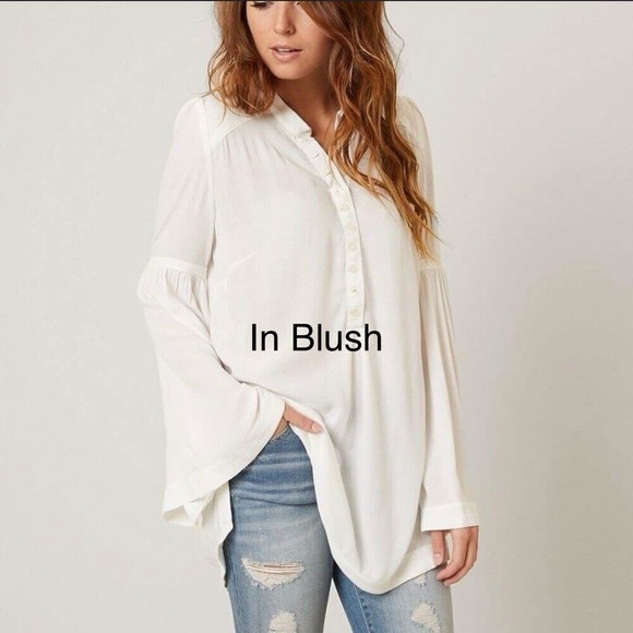 Tops - 🍀Free People tunic top in blush. Size XS.